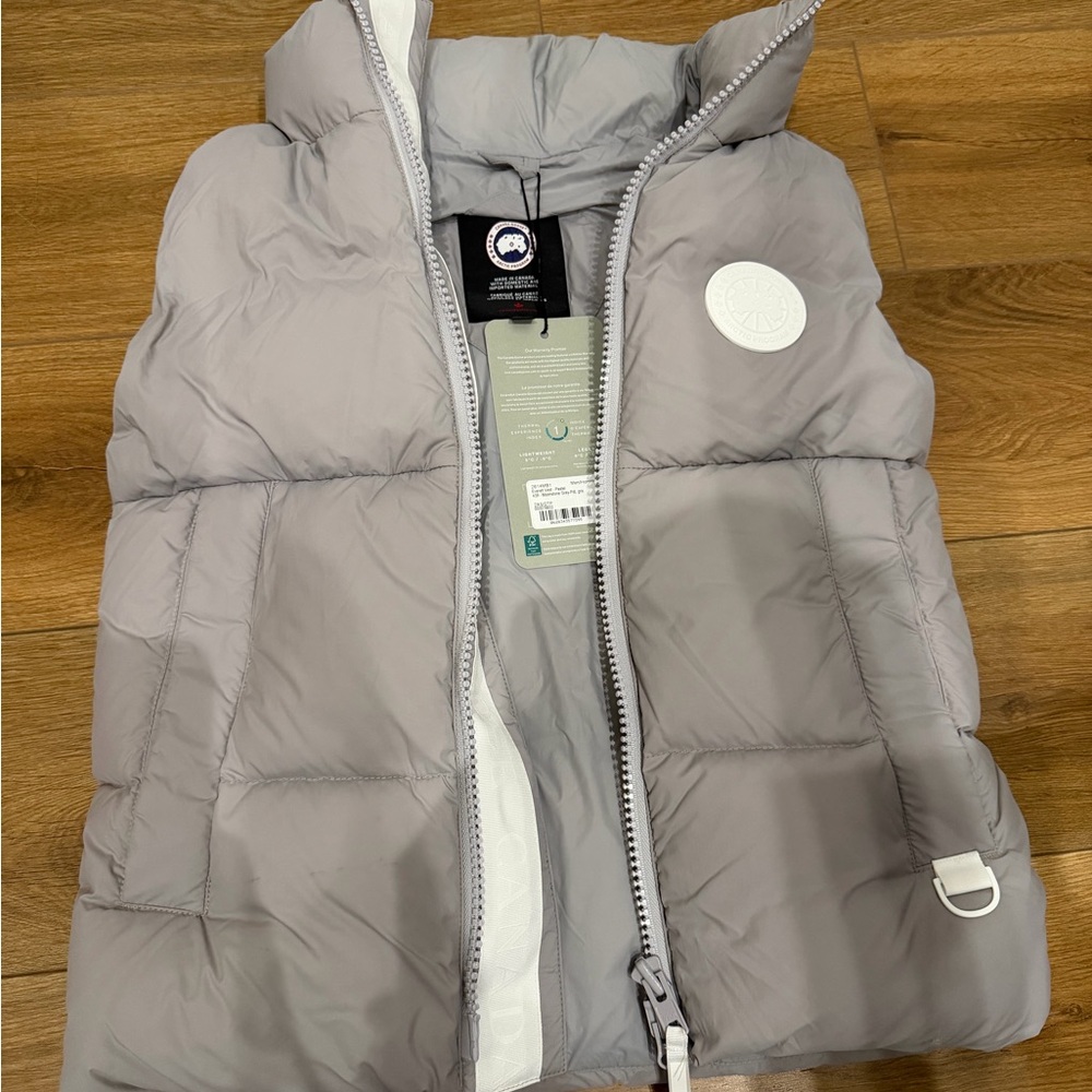 NWT Canada Goose Light Gray Puffer Jacket Vest